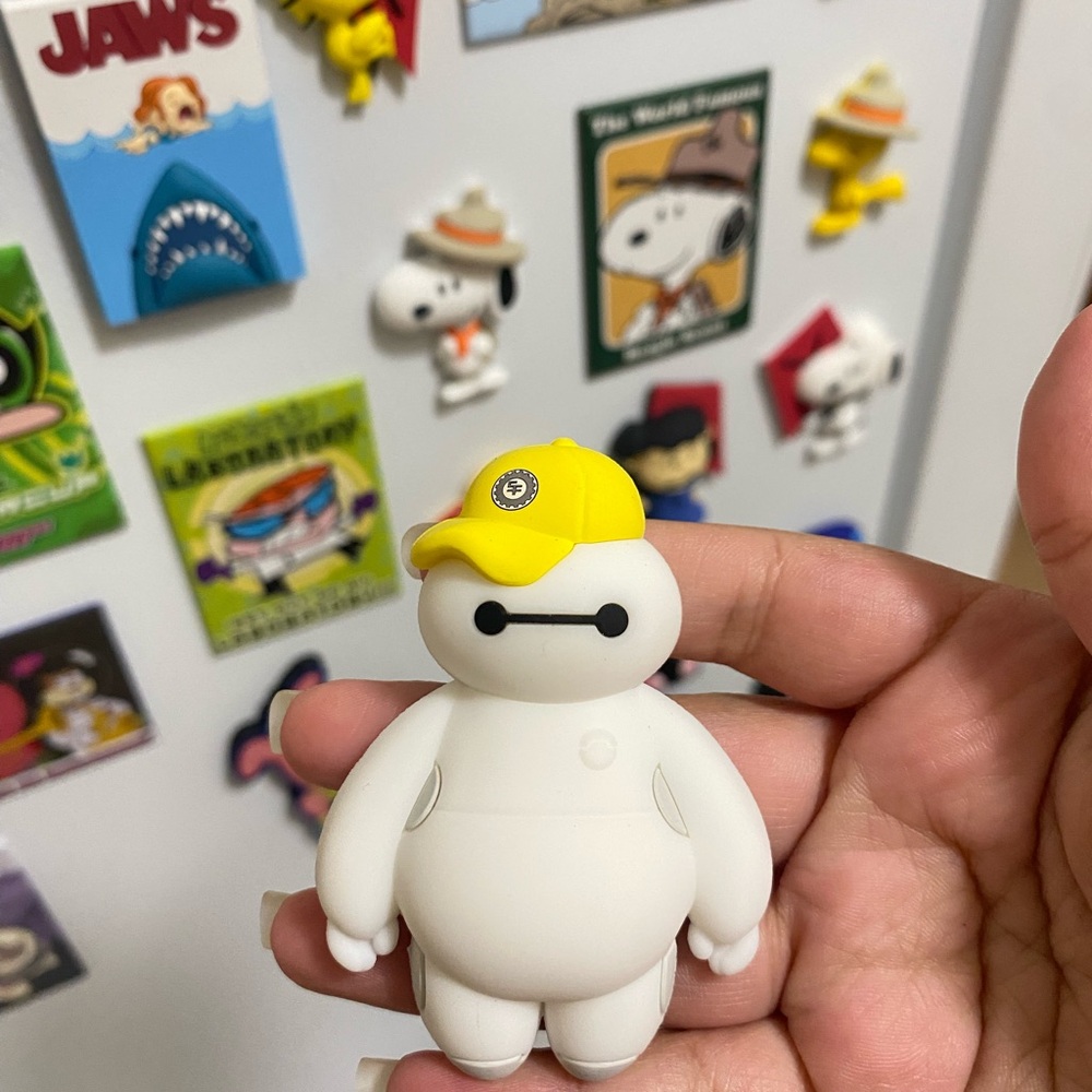 Disney White and Yellow Baymax magnet